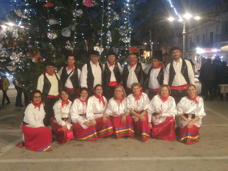 Esperienza Unica con il Gruppo Folcloristico di Trappeto a Villa Nunziatella